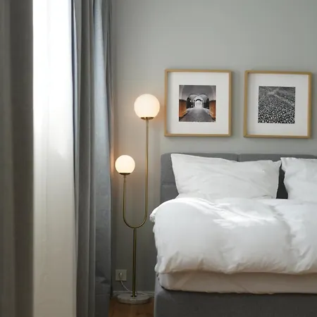 Quiet Design With Free Parking